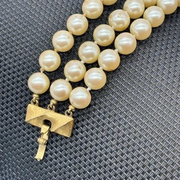 Vintage Monet Three Strand, Faux Pearl Bracelet, Gold Tone Clasp, Marked "Monet" - Picture 3 of 9